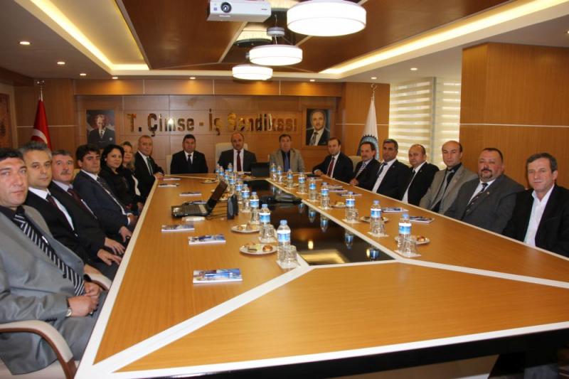 BOZÜYÜK ŞUBEMİZE BAĞLI İŞYERİ TEMSİLCİLERİNİN GENEL BAŞKANIMIZ ve GENEL YÖNETİM KURULUNA TEŞEKKÜR ZİYARETİ