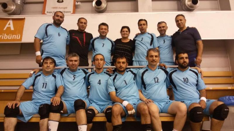ECZACIBAŞI VOLEYBOL TURNUVASINA