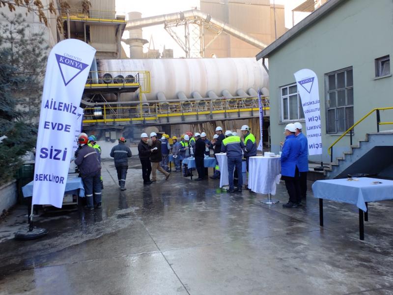KONYA ÇİMENTO'DA KUTLAMA