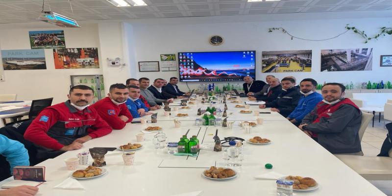 PARK CAM'DA GÖRÜŞMELER DEVAM EDİYOR