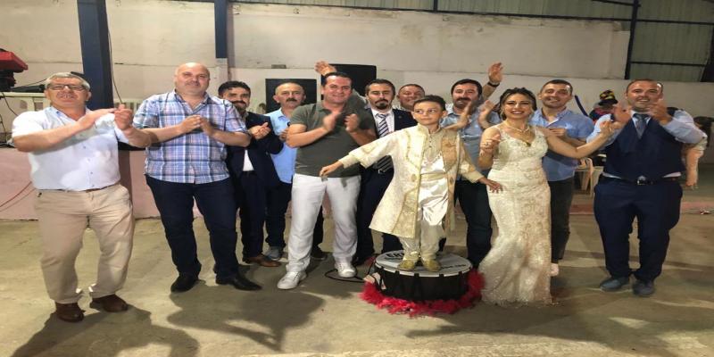 DÜNDAR AİLESİNİN MUTLU GÜNÜ